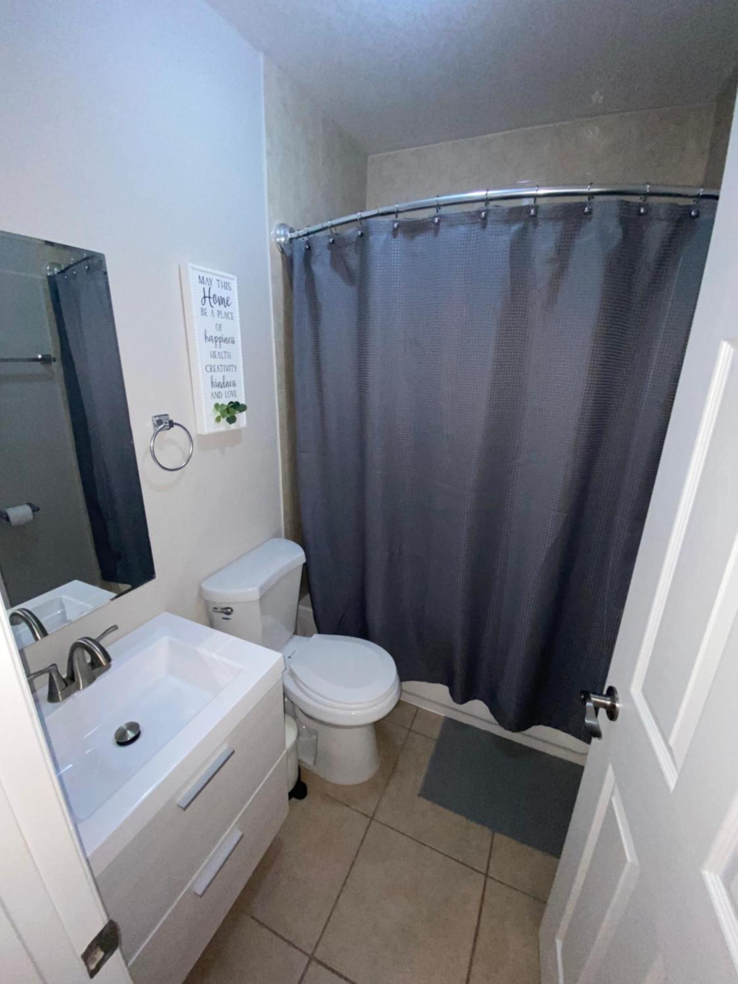 Luxurious Cozy Studio. Tampa Luaran gambar