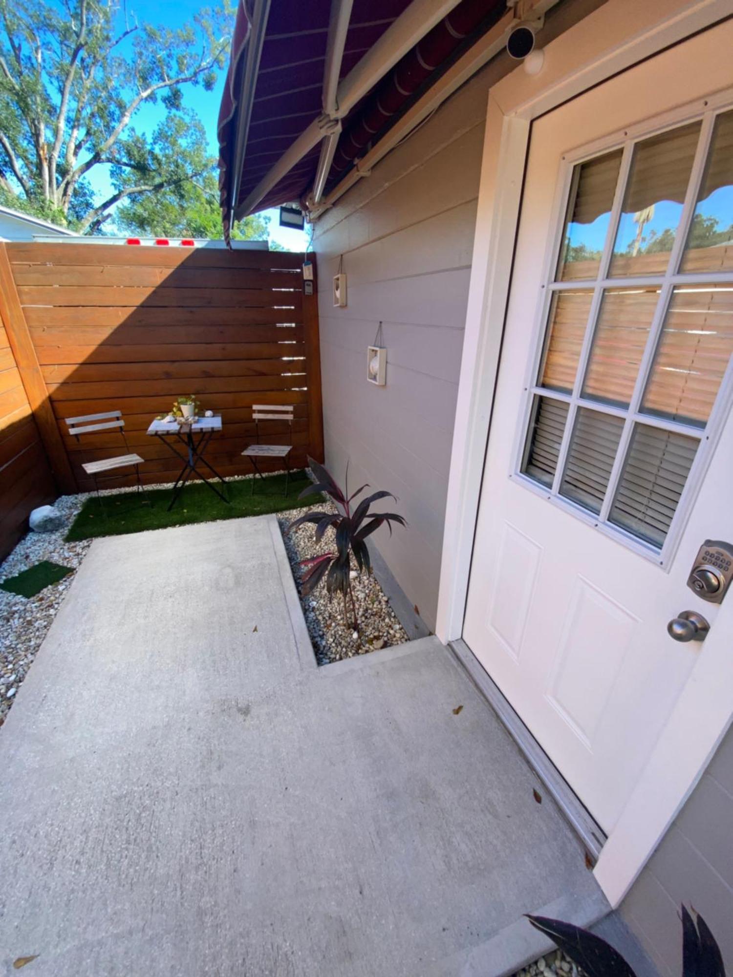 Luxurious Cozy Studio. Tampa Luaran gambar